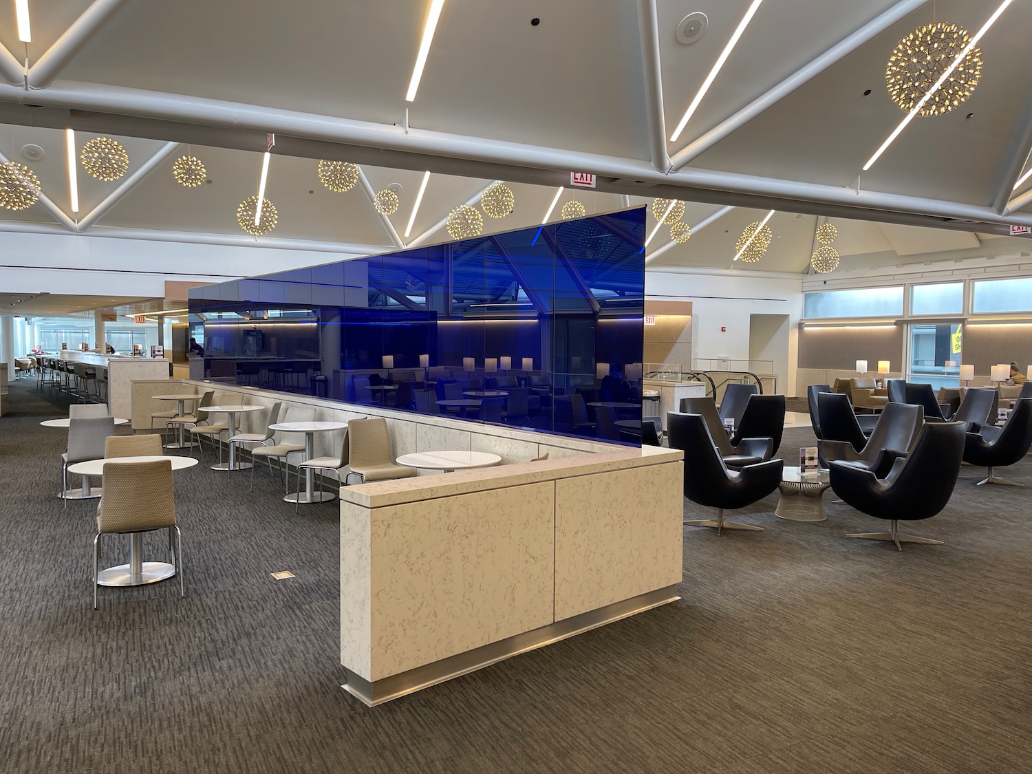 ORD: United Airlines United Club (Gate B6) Reviews & Photos