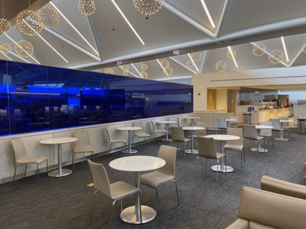 Review: United Club Chicago O’Hare (ORD - B6) - Live And Let's Fly