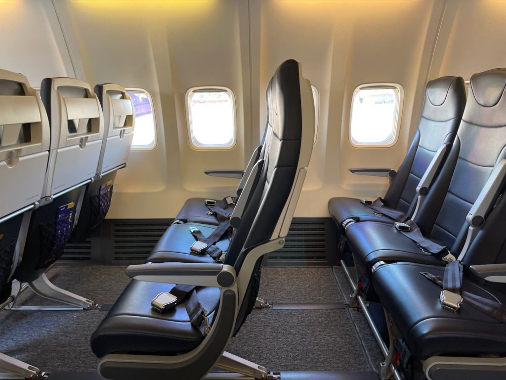 Review: Avelo Airlines 737-800 Burbank - Santa Rosa - Burbank - Live 