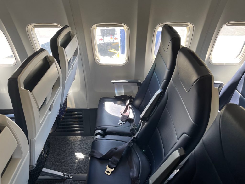 Review: Avelo Airlines 737-800 Burbank - Santa Rosa - Burbank - Live 