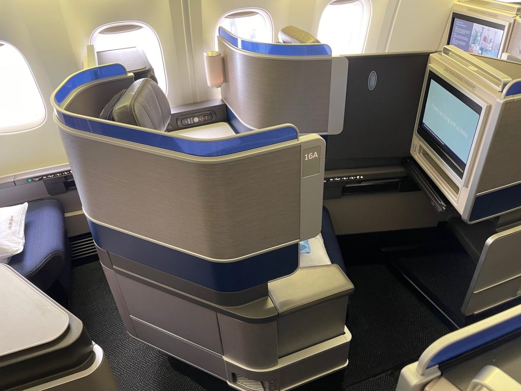 Review: United Airlines 767-300ER Business Class - Live and Let's Fly