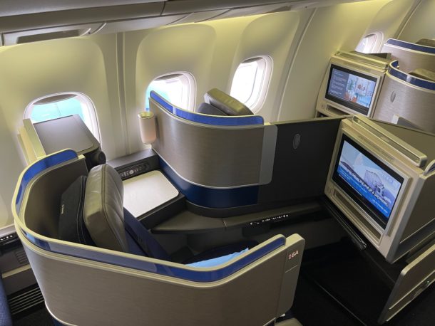 Review: United Airlines 767-300ER Business Class - Live and Let's Fly