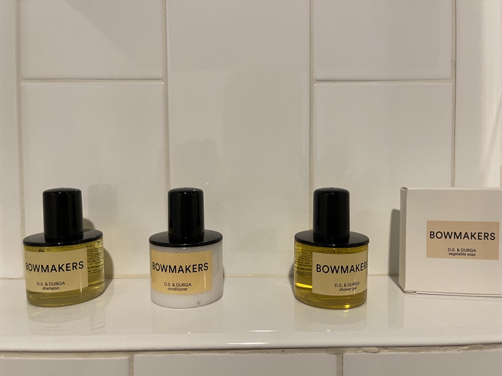 Bath amenities Thompson Chicago