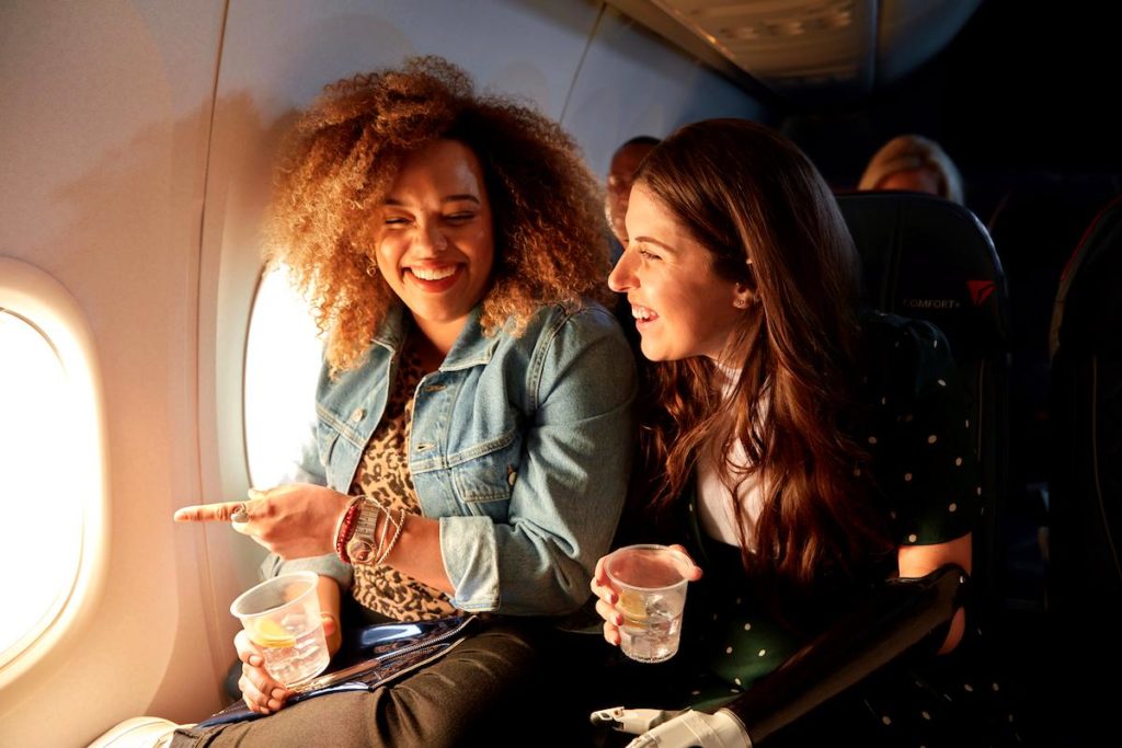 Delta Flight Attendant Happy To Let Flirtatious Woman Defy Mask Rule In