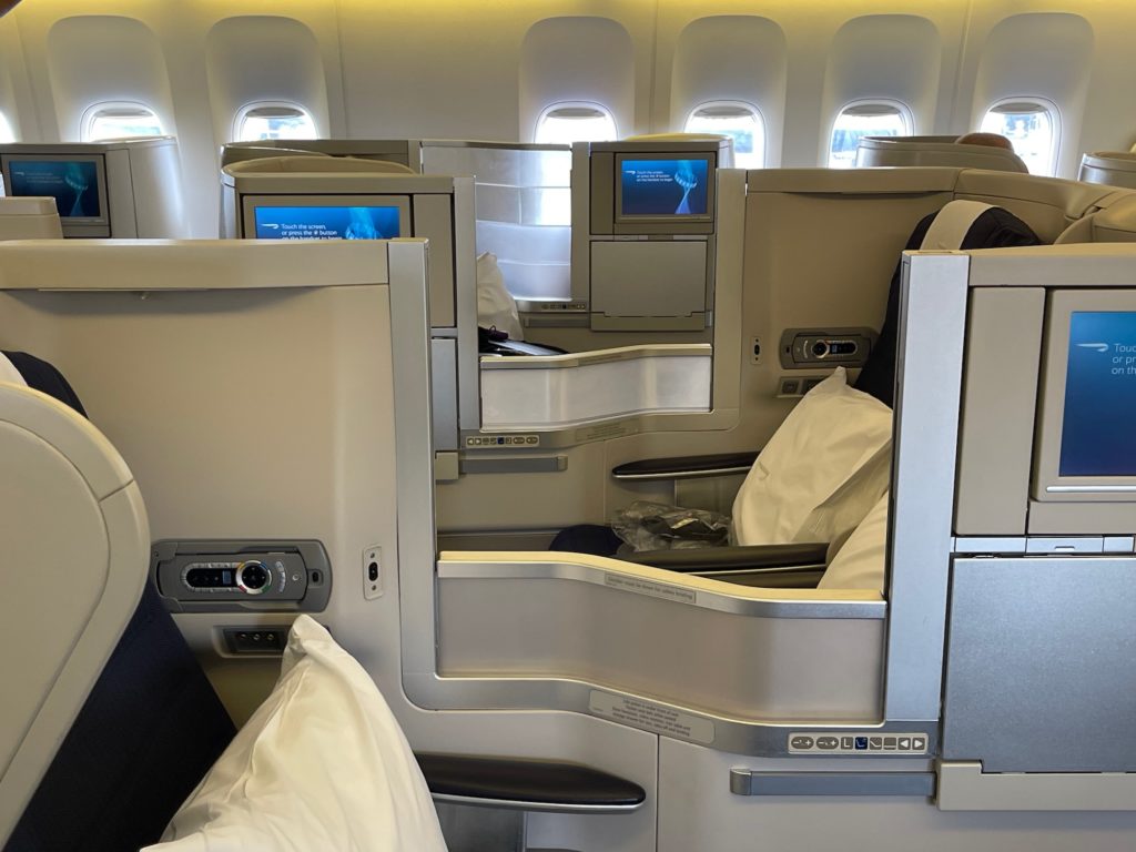 First Impressions: British Airways 777-300 Business Class - Live And ...