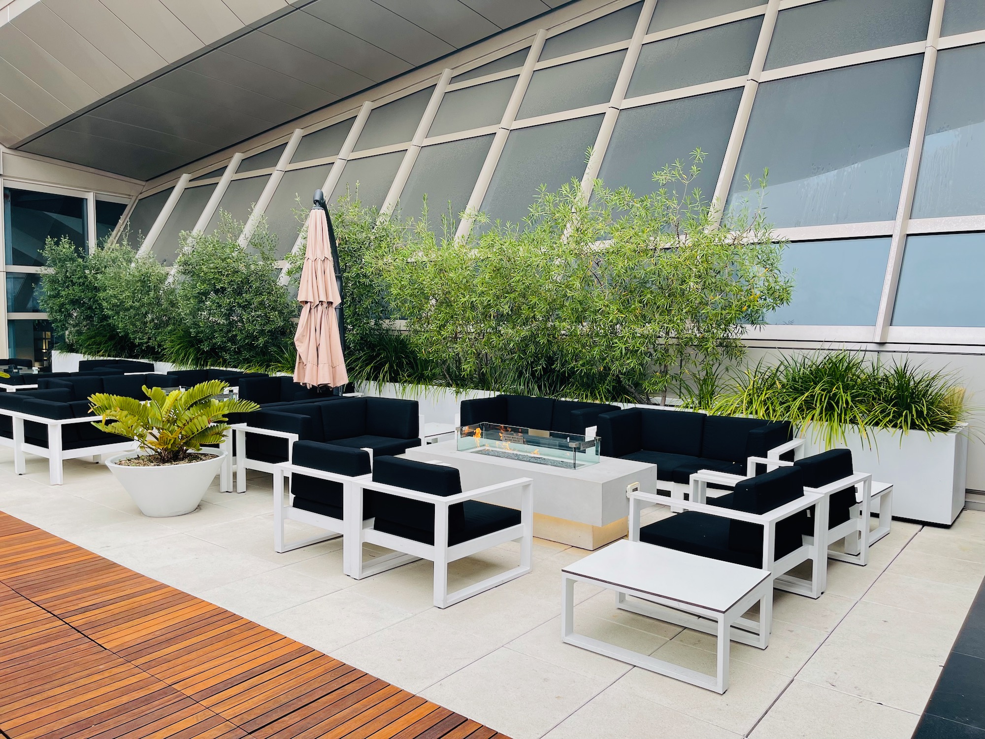 LAX Star Alliance Lounge Reopened