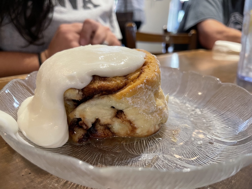 gluten free Wheatfields cinnamon roll