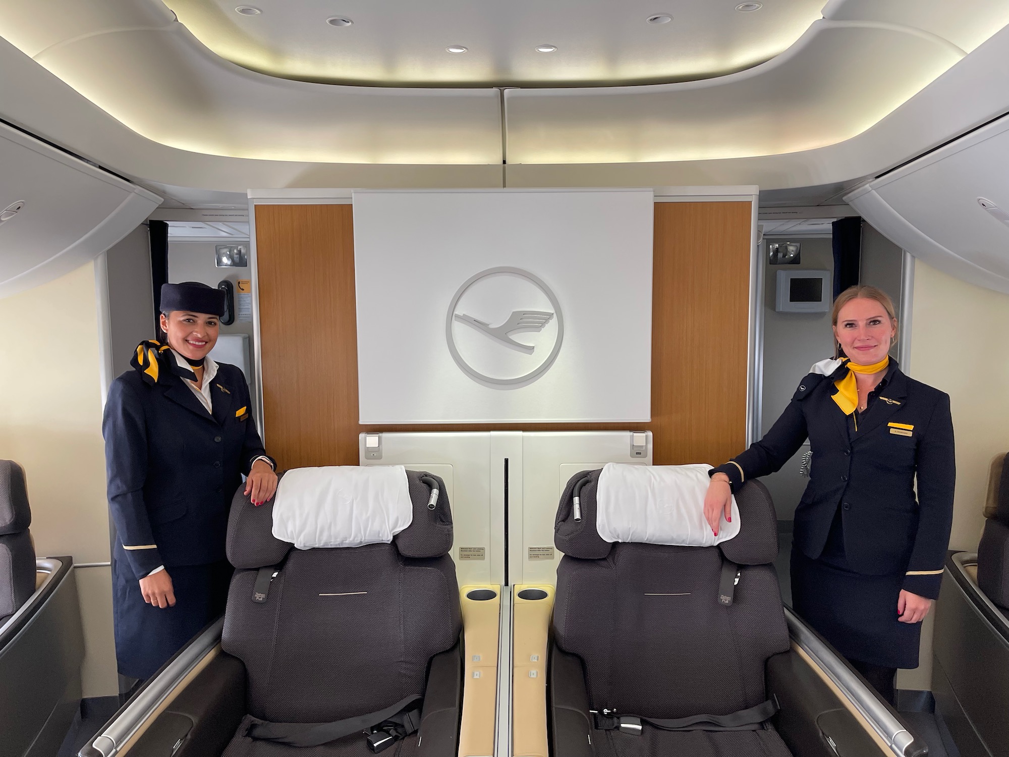 Review: Lufthansa 747 First Class [2021] - Live and Let's Fly