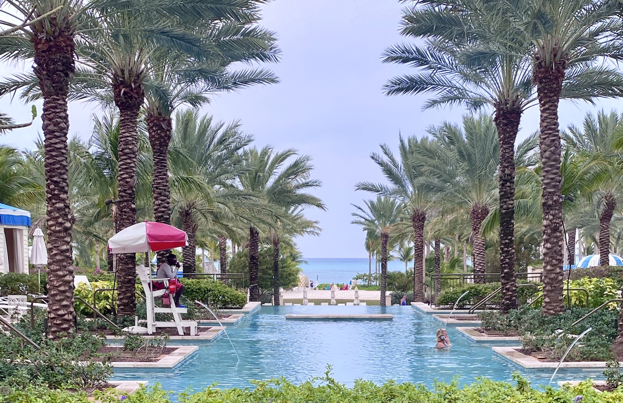 Hyatt S Apple Vacations Purchase Creates Odd Bedfellows Live And Let S Fly
