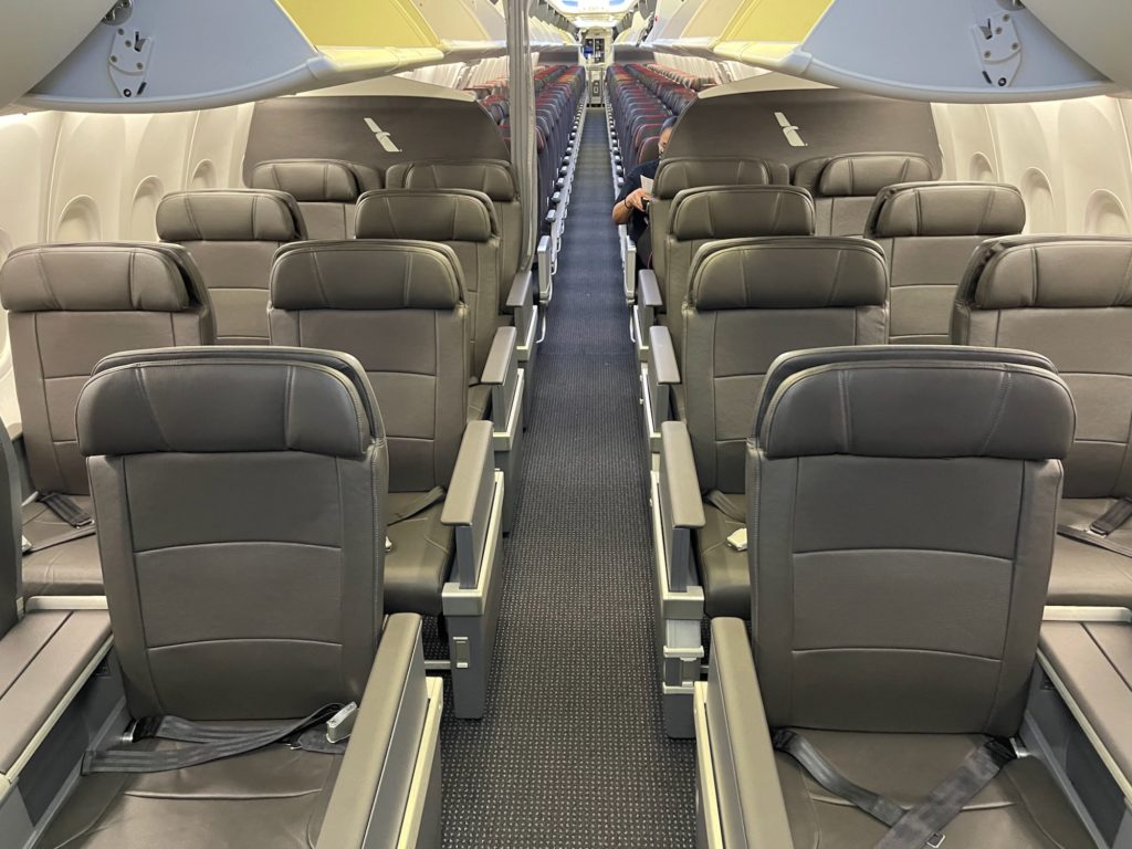 Review: American Airlines 737-800 First Class - Live and Let's Fly