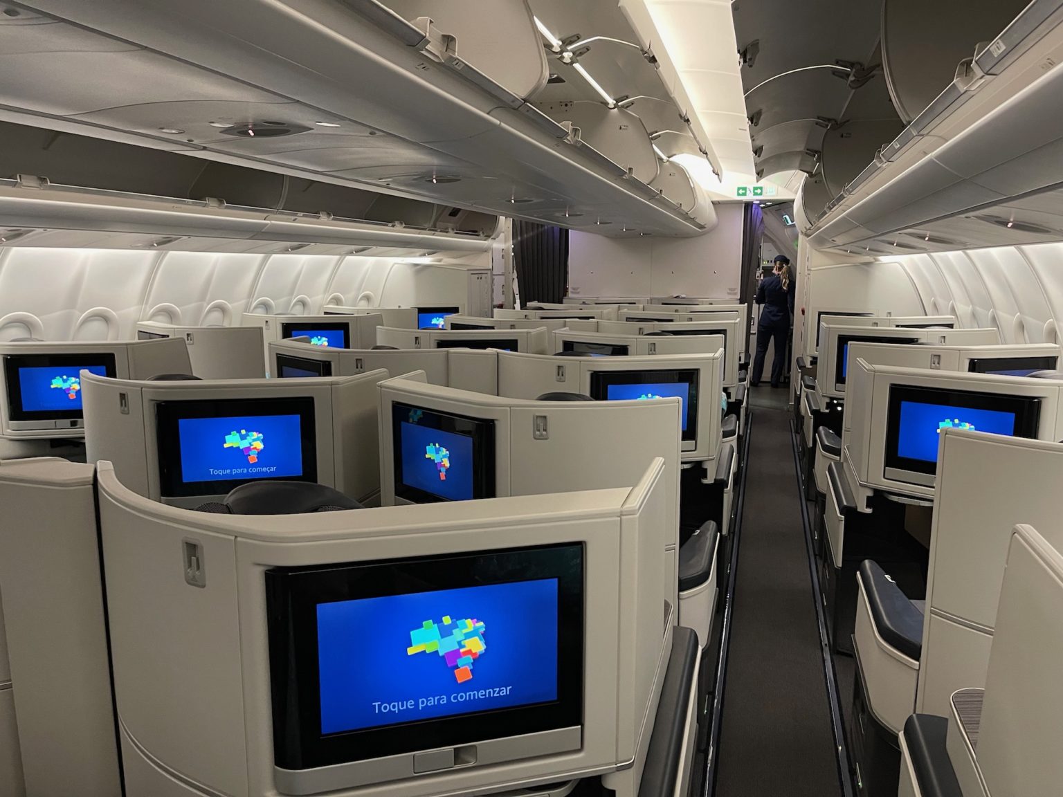 First Impressions: Azul Airlines A330-900neo Business Class (Wow ...