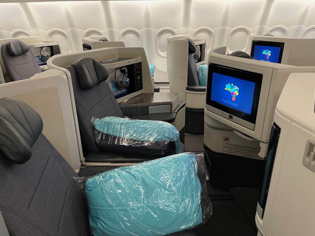 First Impressions: Azul Airlines A330-900neo Business Class (Wow ...