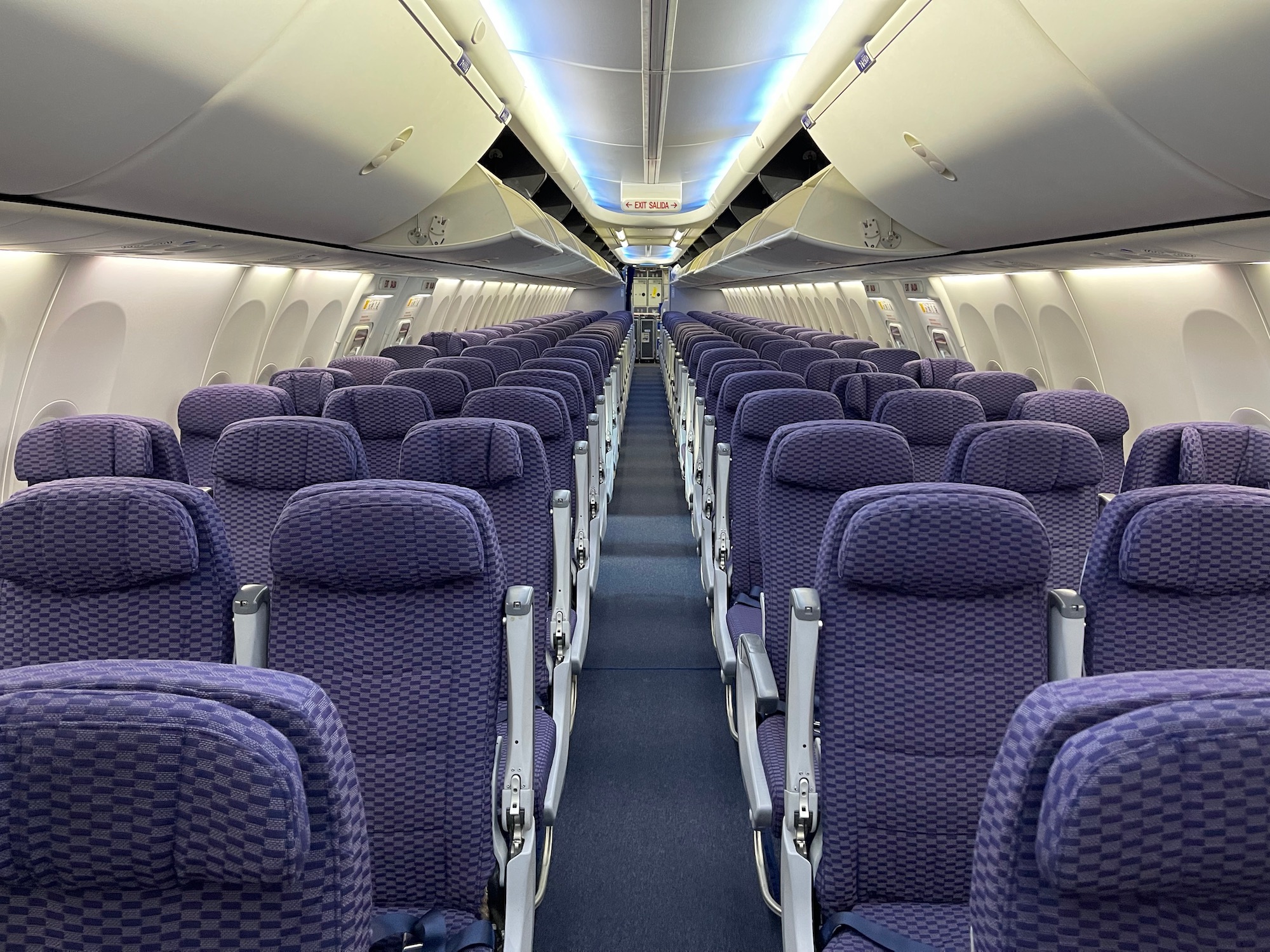 WestJet 737-800 Economy Class Trip Report 