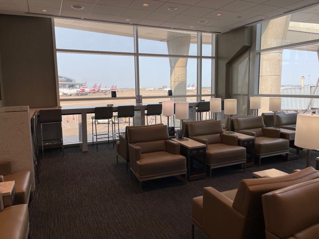 Review: United Club Dallas - Fort Worth (DFW) - Live and Let's Fly