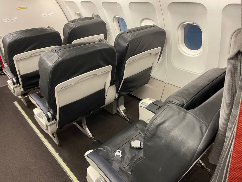 Review: Avianca A320 Business Class - Live and Let's Fly