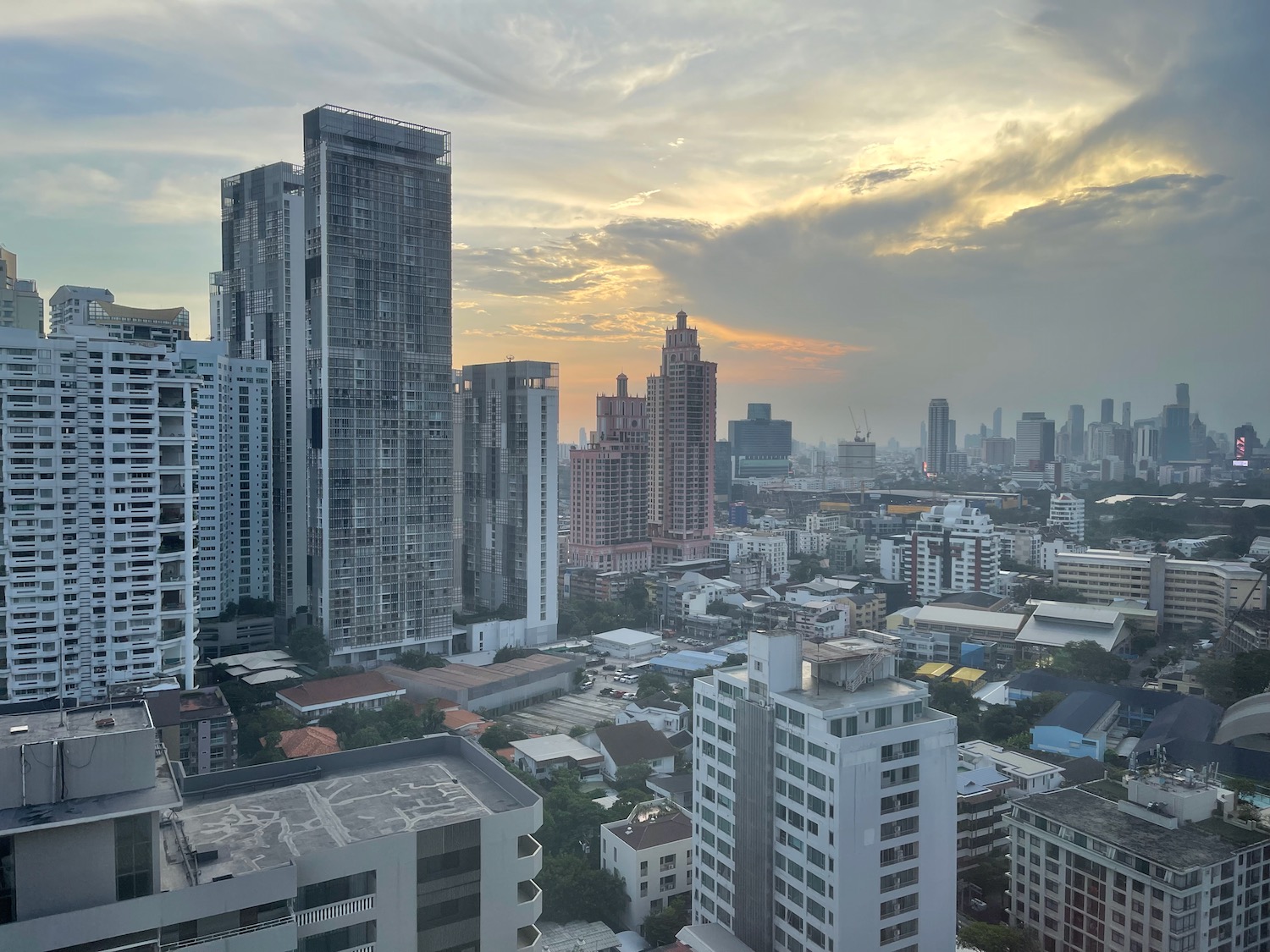 a city with many tall buildings