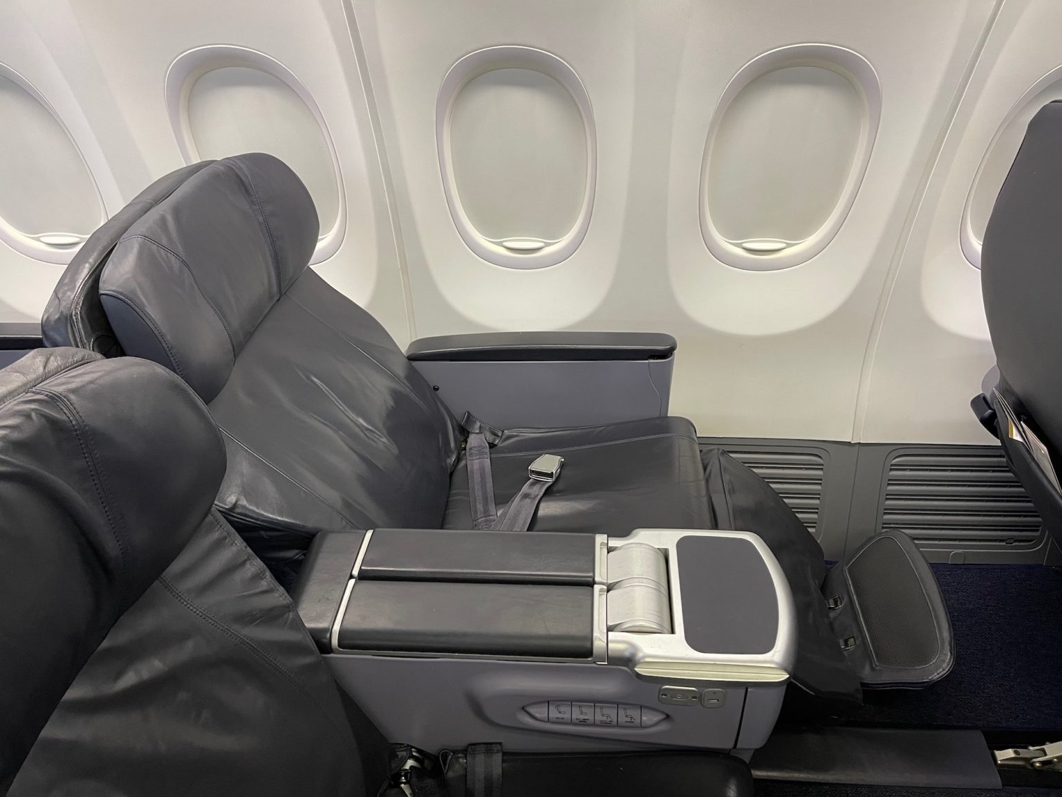 Review: Copa Airlines 737-800 Business Class - Live And Let's Fly