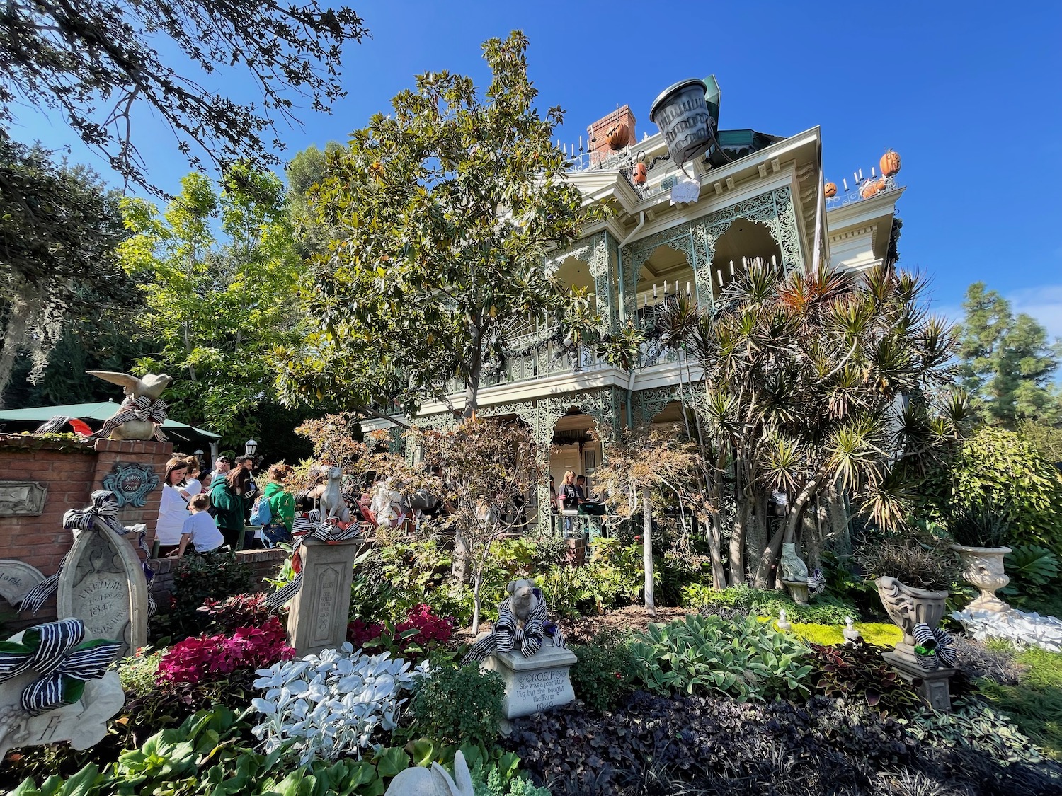 a house with many people around it