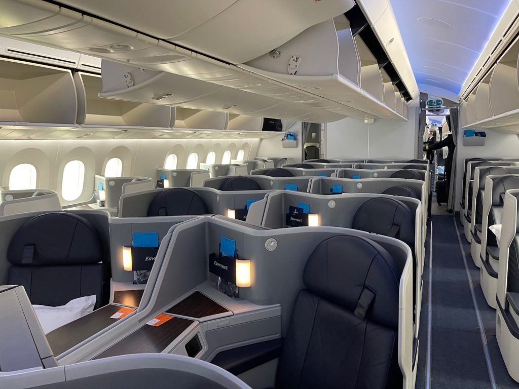 Review: EgyptAir 787-9 Business Class - Live and Let's Fly