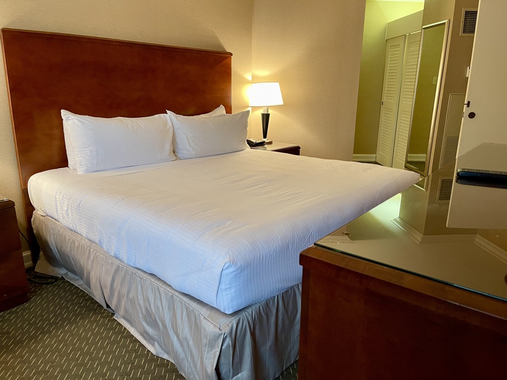 Hyatt Regency Houston West bed goes to dresser
