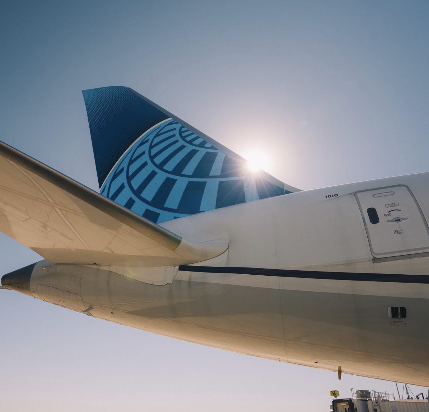 the tail of an airplane