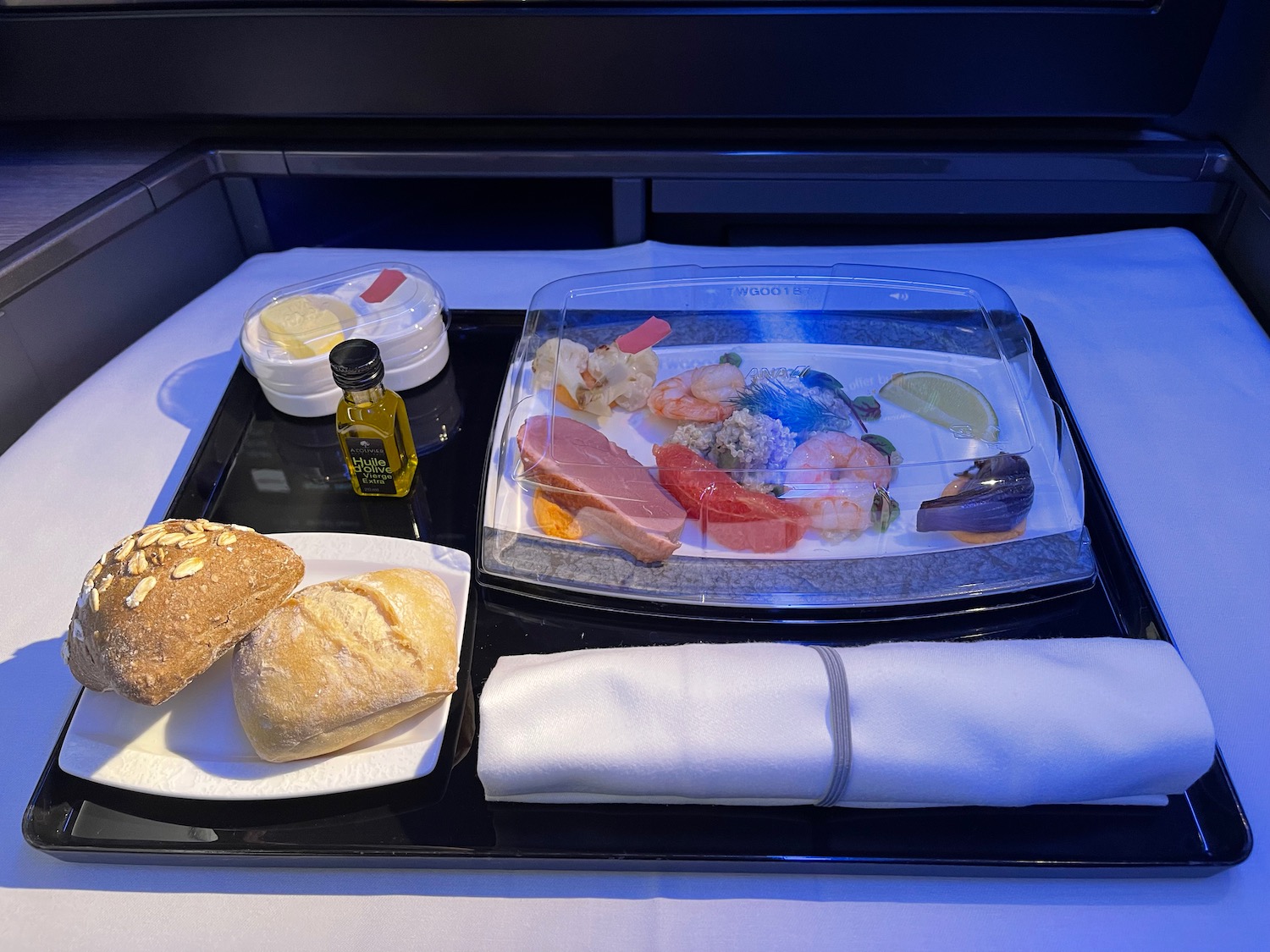 ANA 777 300ER The Room Business Class Review 76