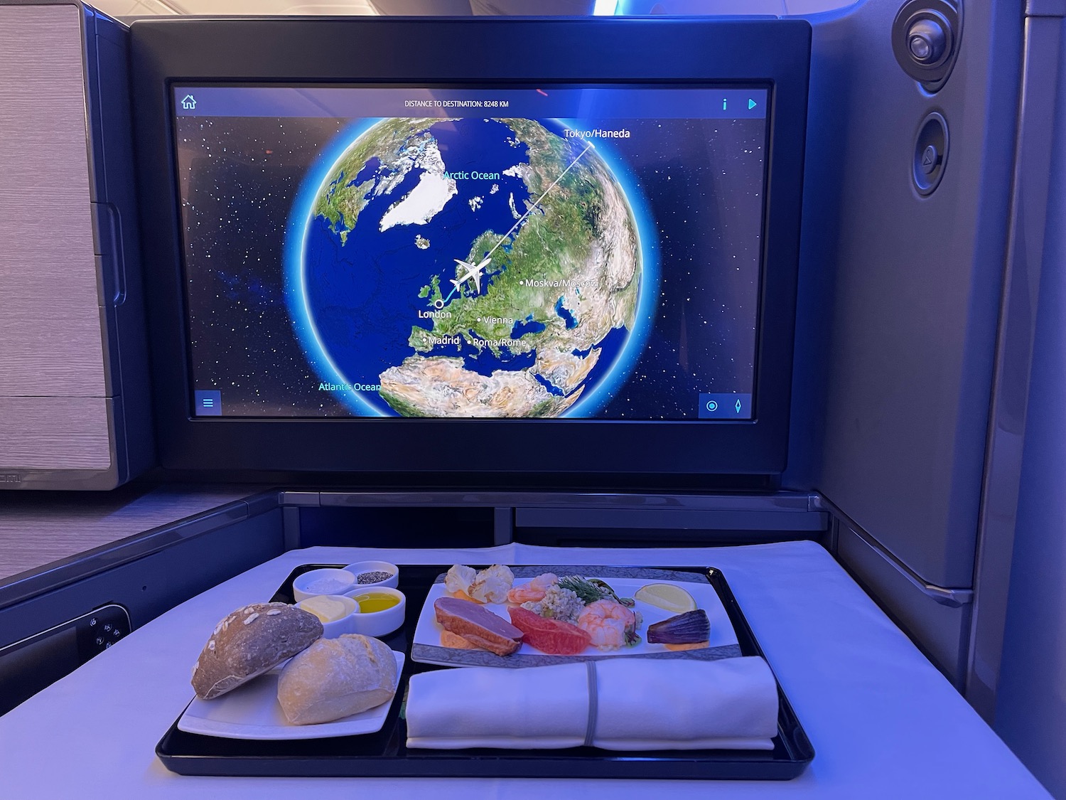 a screen on a tray of food