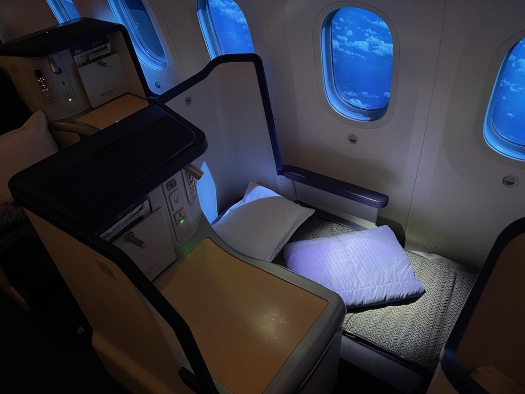 Review: ANA 787-9 Business Class - Live and Let's Fly