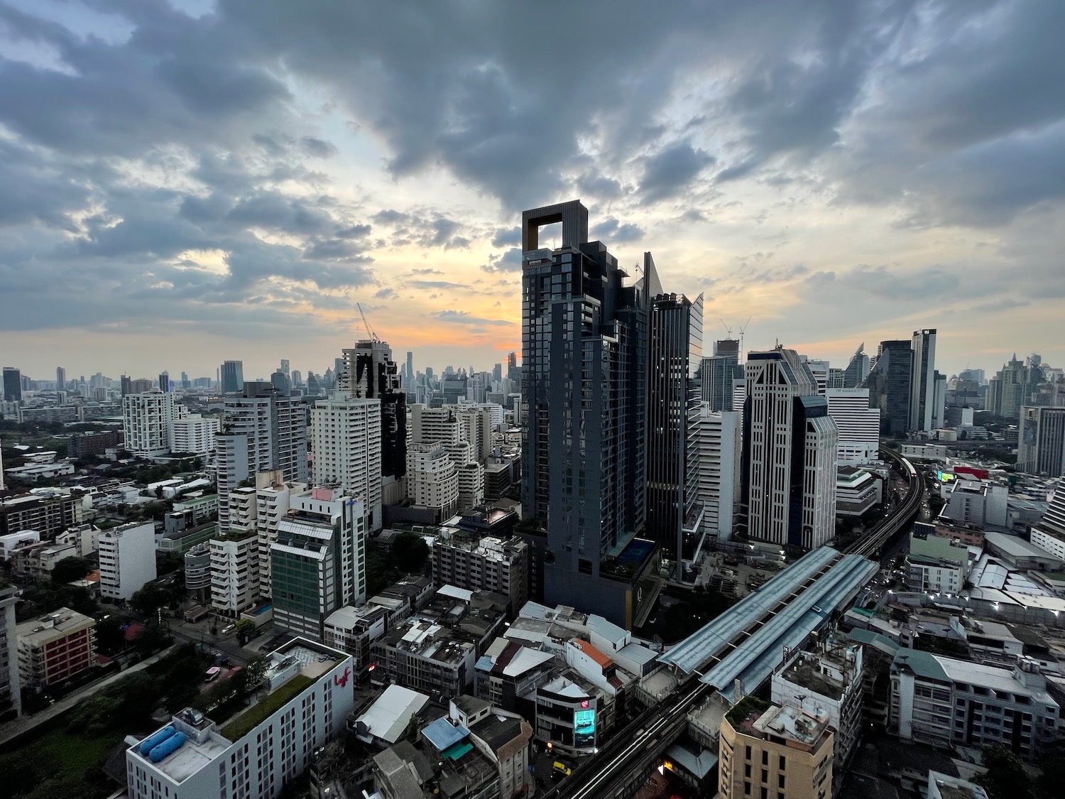 a city with many tall buildings