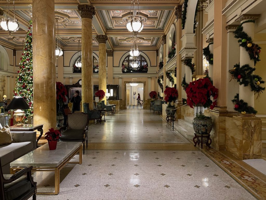 Photo Essay: Christmas At The Willard Hotel - Live and Let's Fly