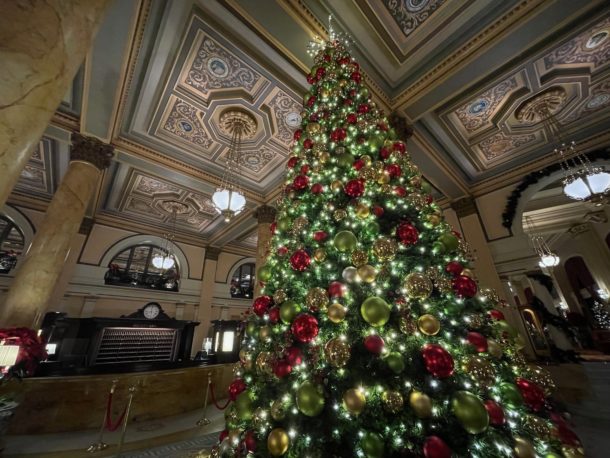 Photo Essay: Christmas At The Willard Hotel - Live and Let's Fly