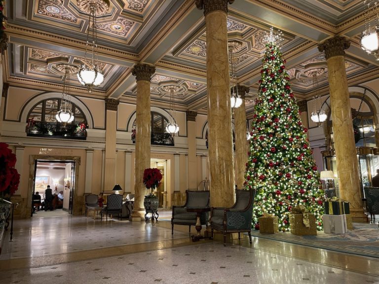Photo Essay: Christmas At The Willard Hotel - Live and Let's Fly