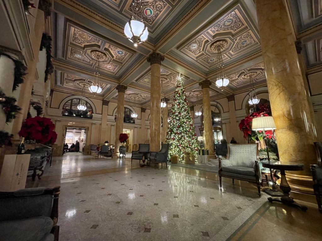 Photo Essay: Christmas At The Willard Hotel - Live and Let's Fly