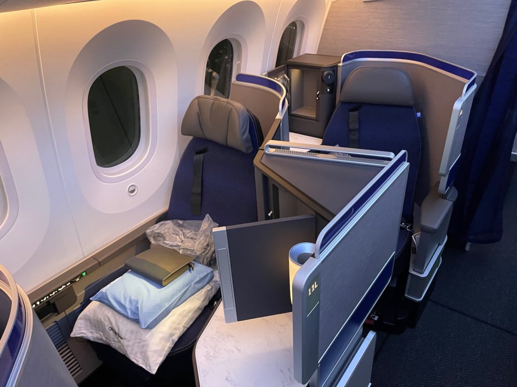 Review: United Airlines 787-9 Polaris Business Class Newark To ...