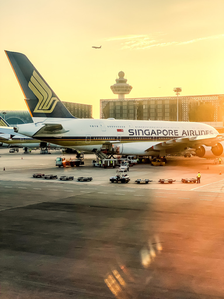singapore airlines extends status