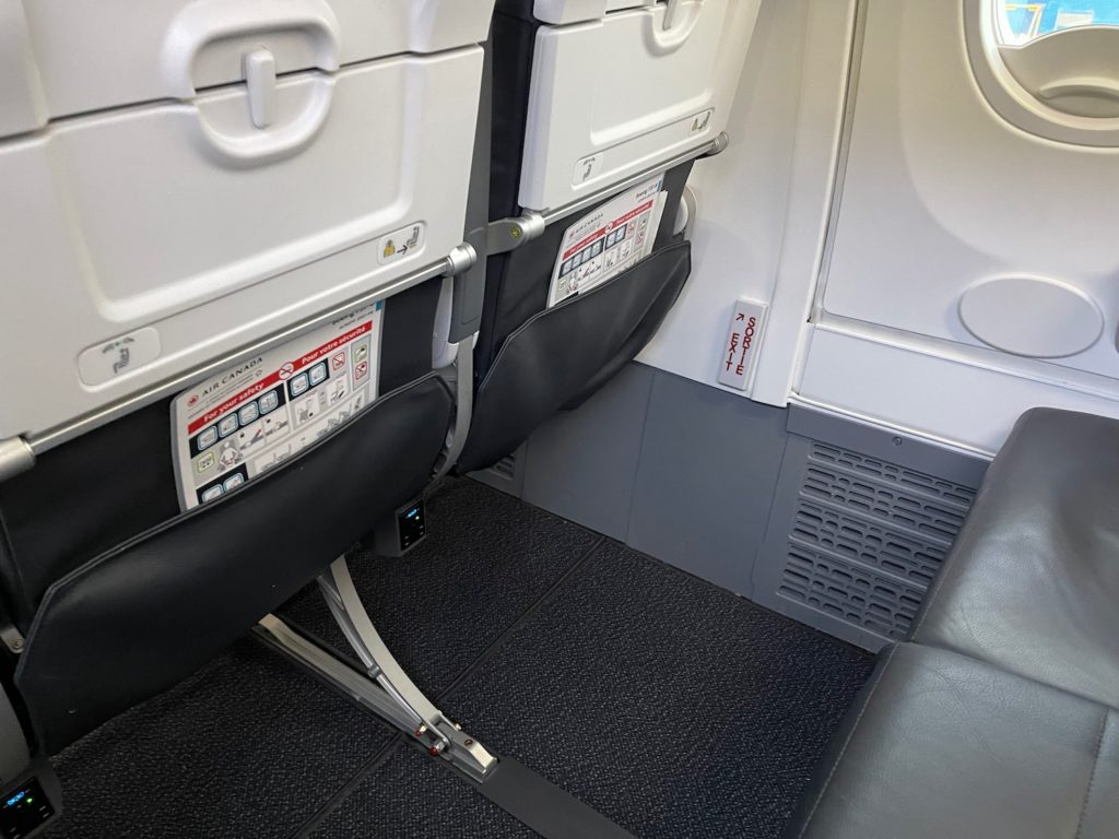 Review: Air Canada 737 MAX 8 Economy Class - Live and Let's Fly