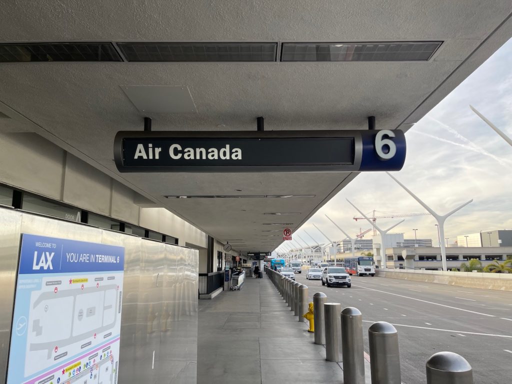 Review Air Canada 737 MAX 8 Economy Class Live and Let's Fly