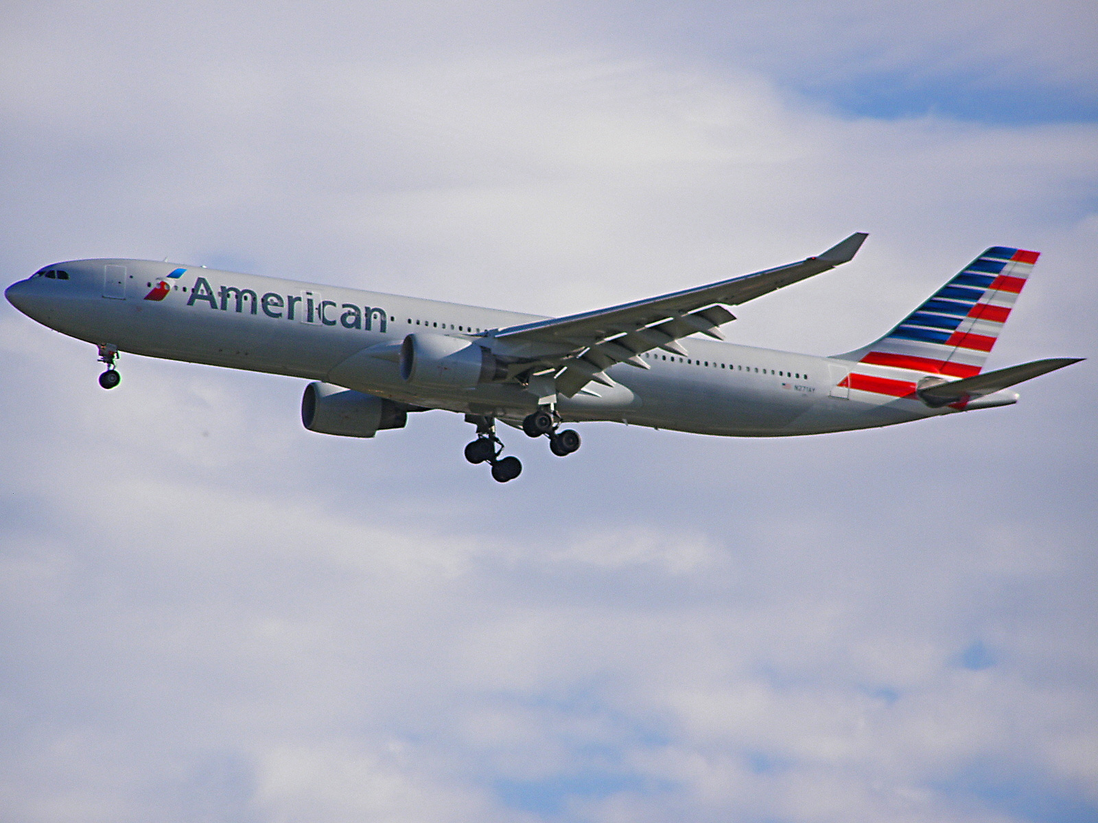 American Airlines will cut some New York flights this summer