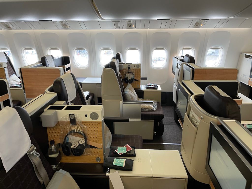 Review: SWISS 777 Business Class Zurich - Los Angeles - Live and Let's Fly