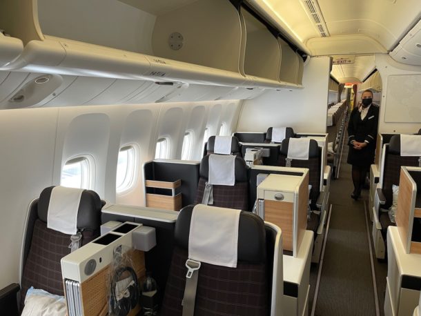 Review: SWISS 777 Business Class Zurich - Los Angeles - Live and Let's Fly