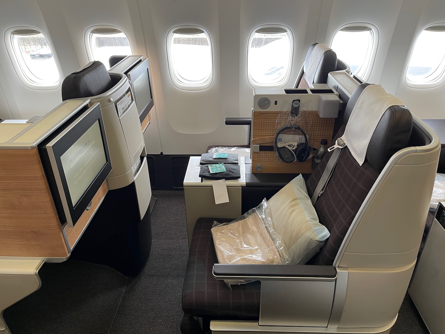 Mordrin Encyclopedie diepvries Review: SWISS 777 Business Class Zurich - Los Angeles - Live and Let's Fly