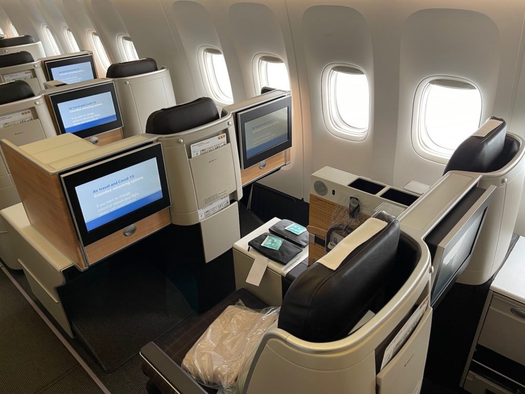 Review: SWISS 777 Business Class Zurich - Los Angeles - Live and Let's Fly