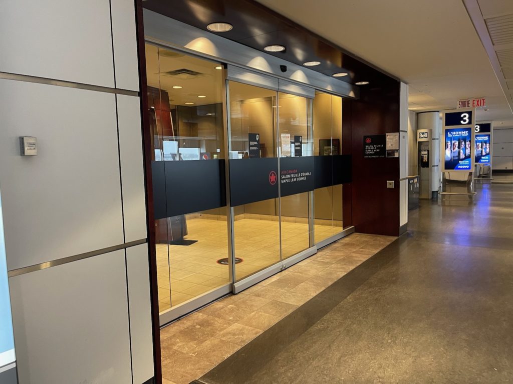 Review: Air Canada Maple Leaf Lounge – Montréal Domestic (YUL) - Live ...