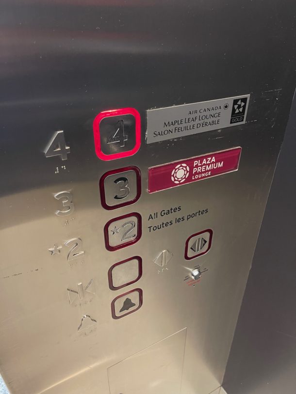 Review Air Canada Maple Leaf Lounge Toronto Domestic (YYZ) Live