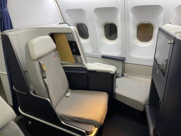 Review: Air France A330-200 Business Class - Live and Let's Fly