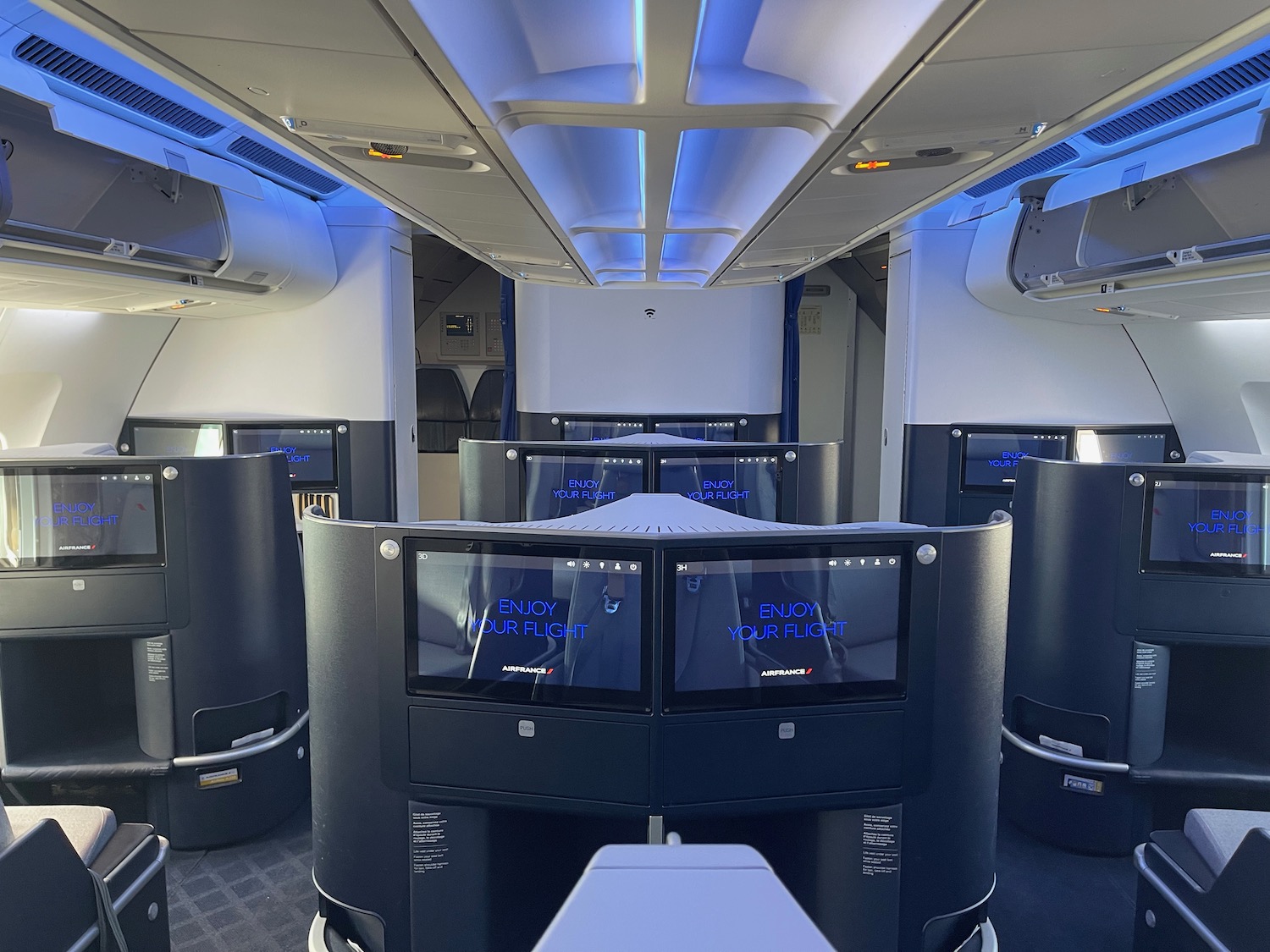 https://liveandletsfly.com/wp-content/uploads/2022/03/Air-France-A330-Business-Class-Review-63.jpeg