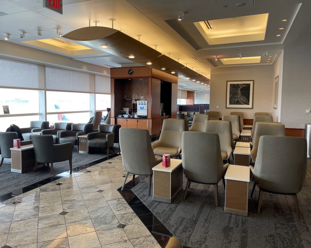 Review: Delta Sky Club Detroit (DTW – A68) - Live and Let's Fly