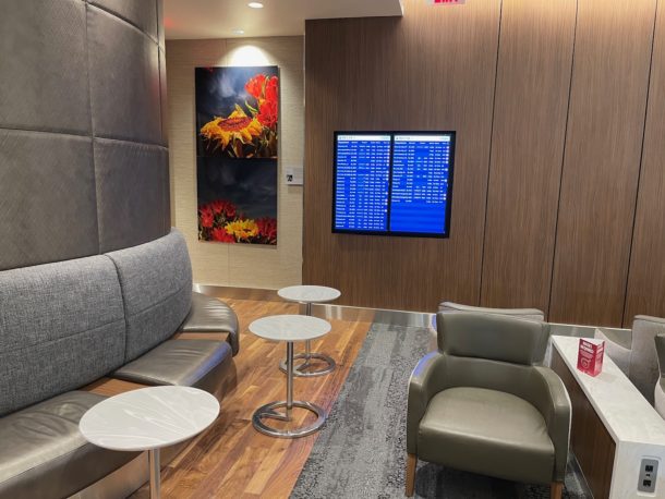 Review Delta Sky Club Detroit A43 Best Lounge In Dtw Live And