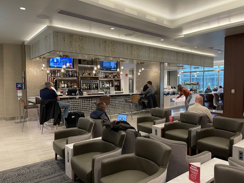 Review: Delta Sky Club Detroit (A43) - Best Lounge in DTW - Live and ...