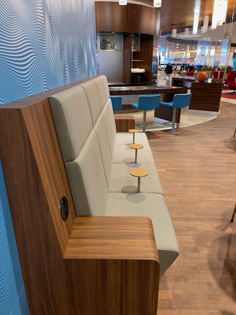 Review: KLM Crown Lounge 25 Amsterdam (Schengen) - Live And Let's Fly